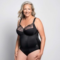 Ulla Emily body D t/m G omvang 75 t/m 100, zwart en ecru Ulla Emily body D t/m G omvang 75 t/m 100, zwart en ecru